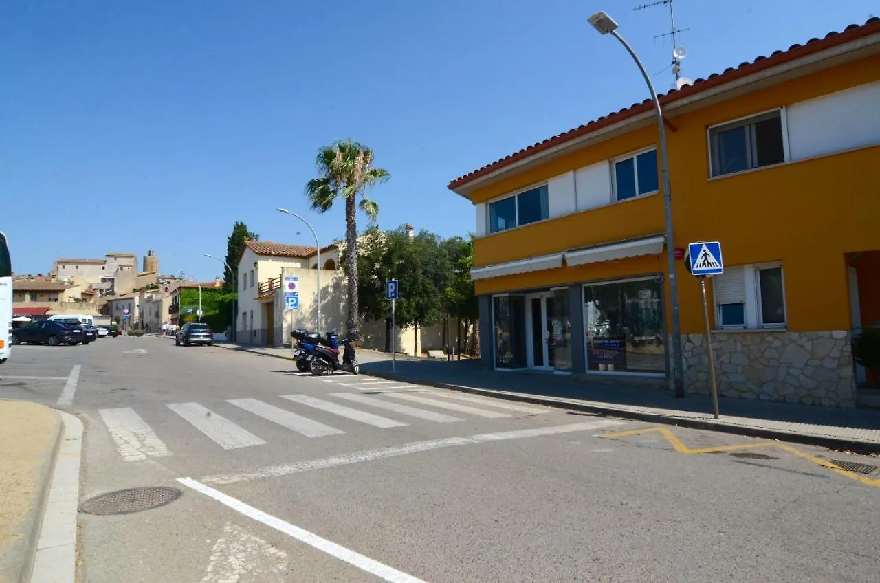 Trias Plaza Apartment Pals 0*,  Spain
